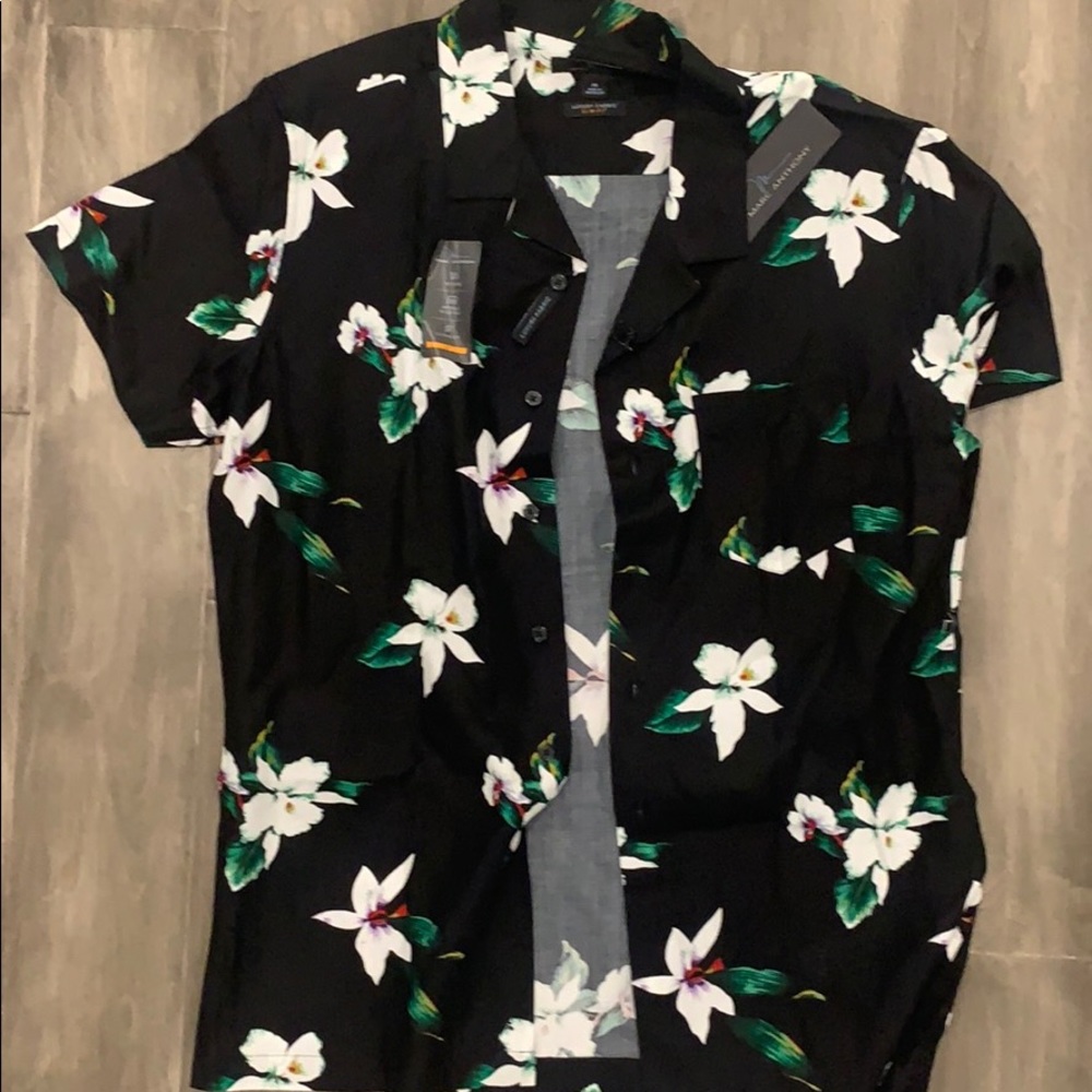 Men’s medium luxury Marc Anthony slim fit shirt